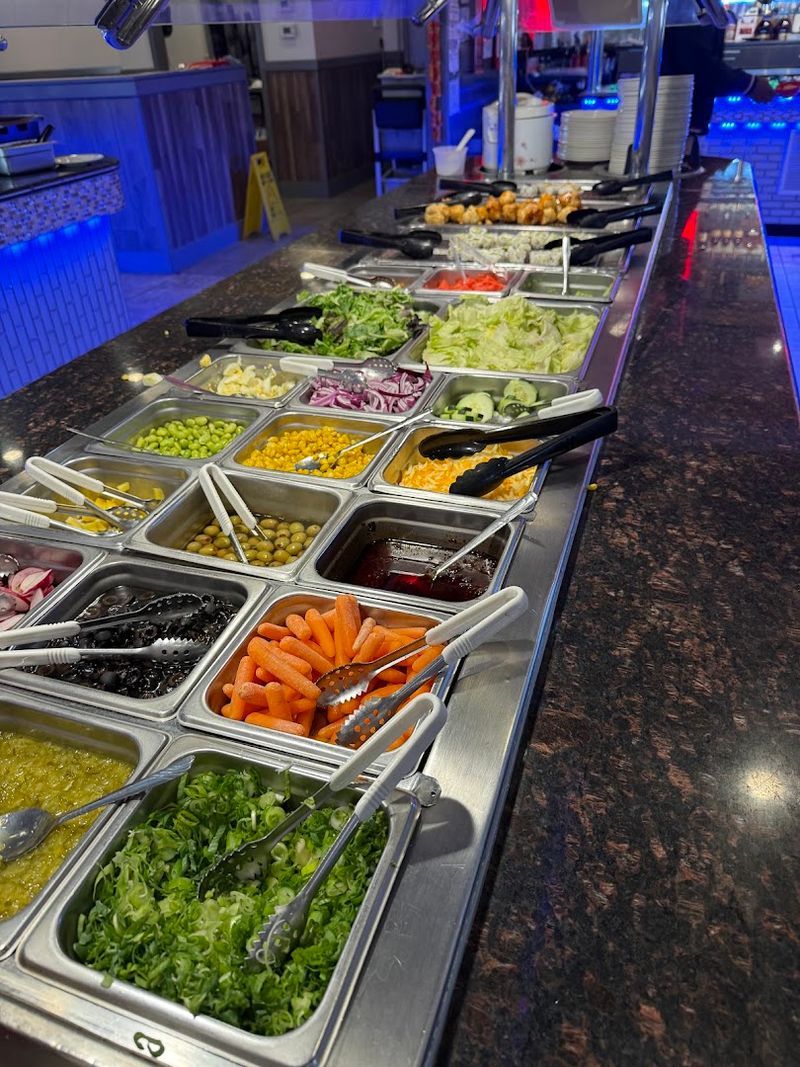 A Livonia Buffet Built for Mixed Crowds A Livonia Buffet Built for Mixed Crowds