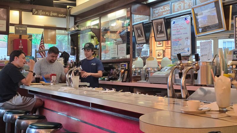A Luncheonette That Feels Frozen In Time