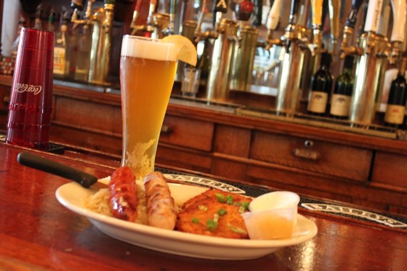 A Michigan Dining Landmark With More Than A Passing Story