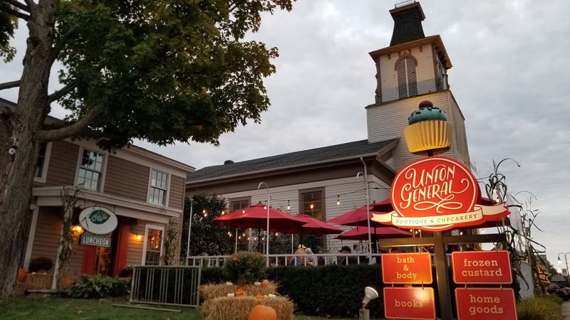 A Michigan Setting That Changes the Whole Meal A Michigan Setting That Changes the Whole Meal