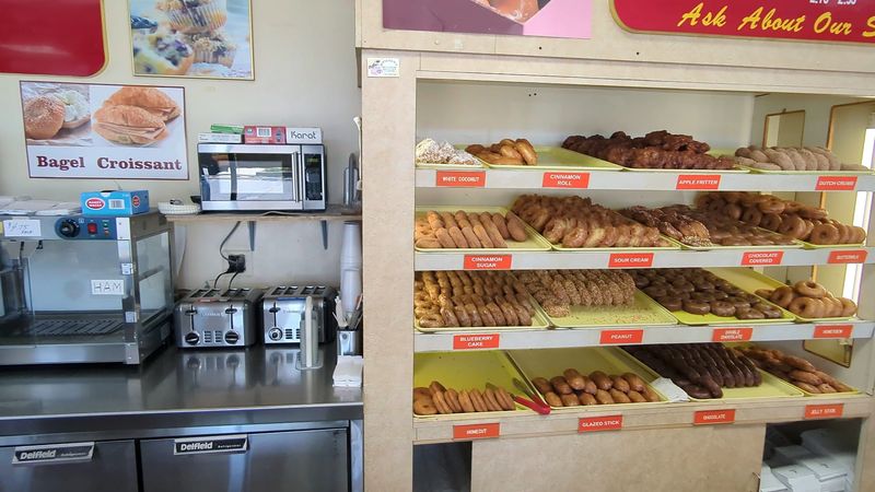 A Neighborhood Bakery That Still Moves Fast A Neighborhood Bakery That Still Moves Fast