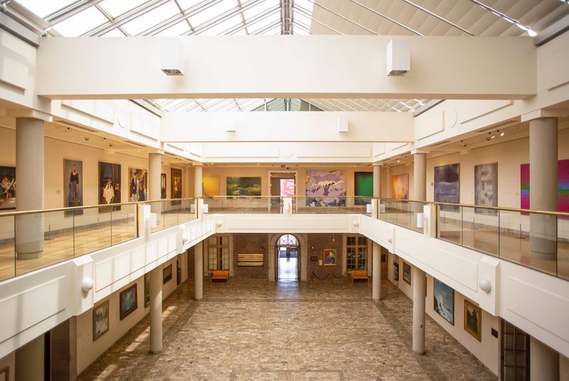 A Place That Welcomes Families and First-Time Art Lovers A Place That Welcomes Families and First-Time Art Lovers