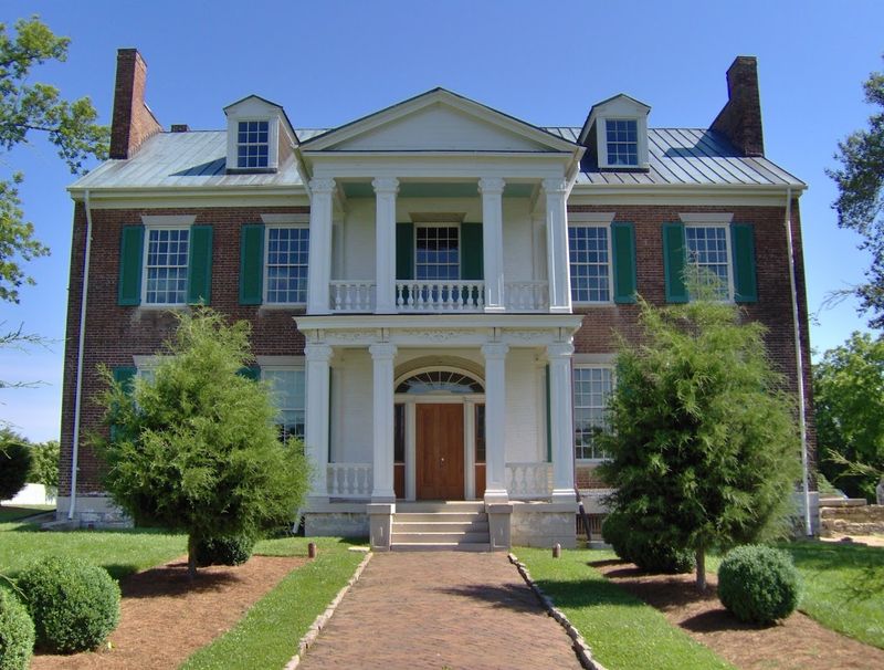 A Quiet Franklin Estate With a Story That Still Feels Heavy A Quiet Franklin Estate With a Story That Still Feels Heavy