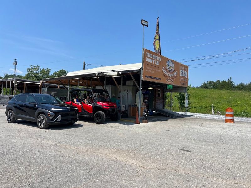 A Roadside BBQ Stop That's Easy To Miss
