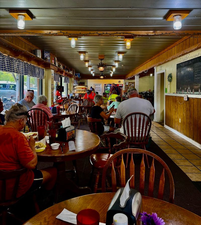 A Small-Town Cafe Worth Slowing Down For