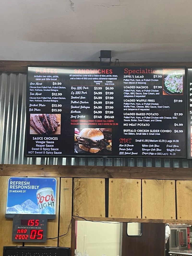 A Sports Bar Vibe With Plenty Of TVs And Cold Drinks A Sports Bar Vibe With Plenty Of TVs And Cold Drinks