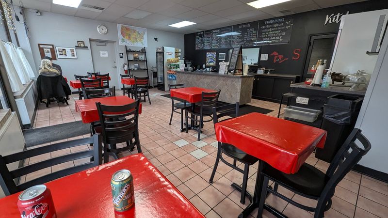 A Strip Mall Address That Hides a Serious Kitchen