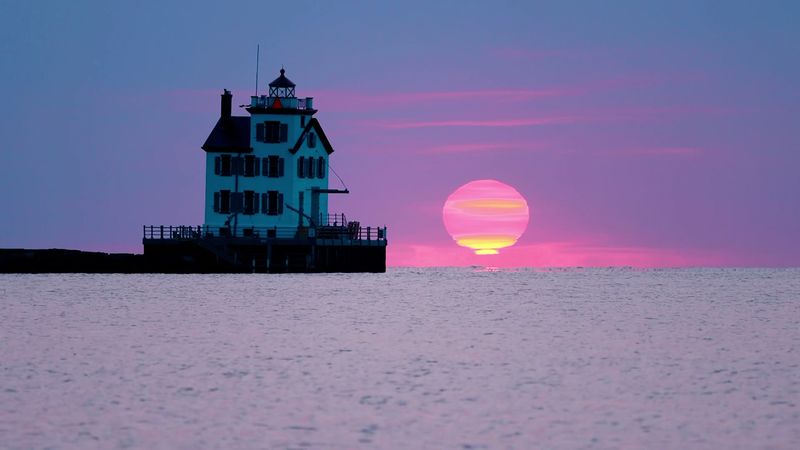 A century-old sentinel on Lake Erie