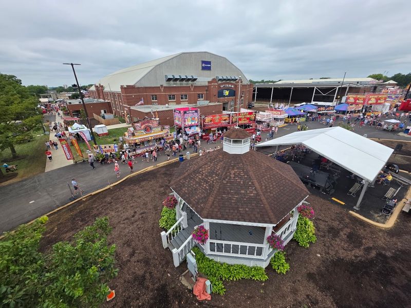 A fairgrounds scale that instantly sets the mood A fairgrounds scale that instantly sets the mood