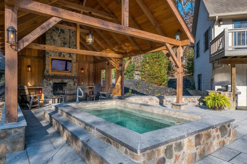 A luxury retreat hidden in the woods