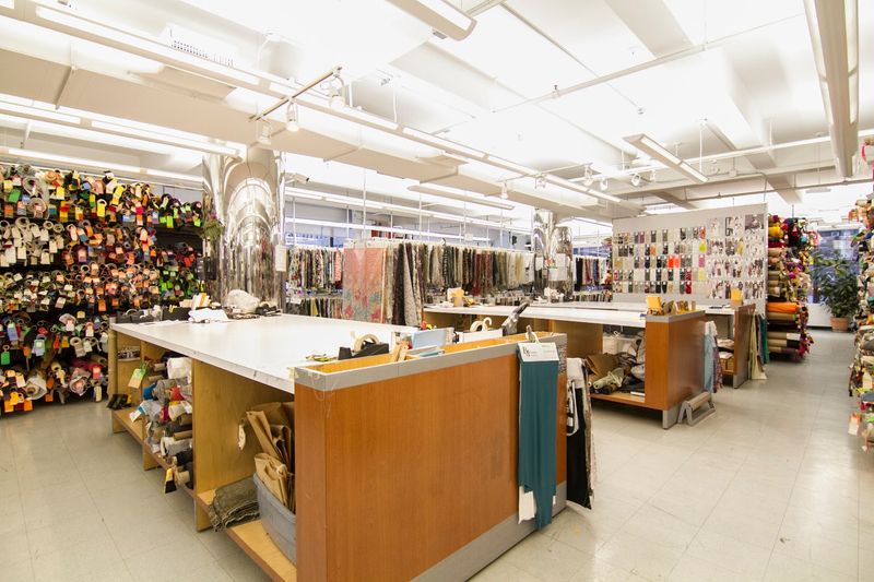 A place that serves both professionals and first-time shoppers