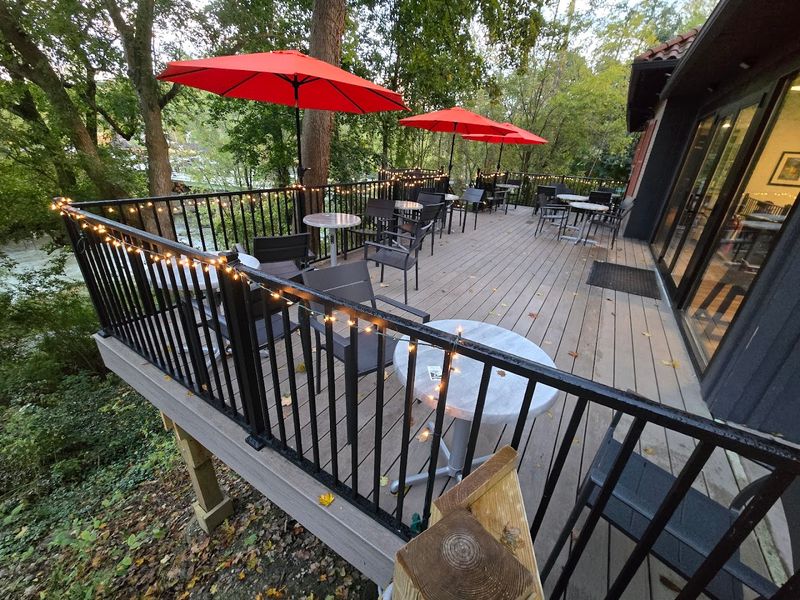 A storybook setting in the heart of Peninsula