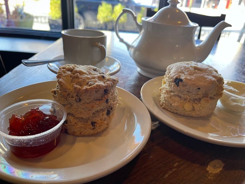 Afternoon Tea Turns Lunch Into a Little Occasion Afternoon Tea Turns Lunch Into a Little Occasion