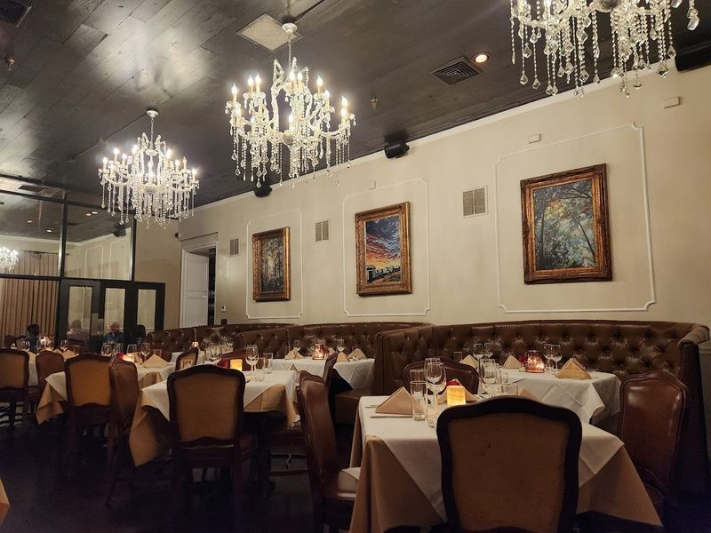 An Atmosphere That Makes Every Meal Feel Special An Atmosphere That Makes Every Meal Feel Special