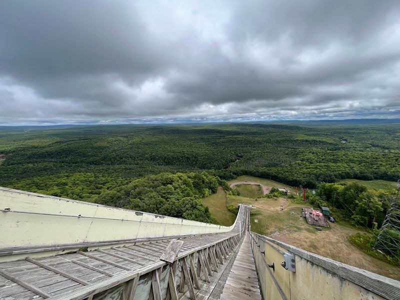 An Elevator Ride With a Sky-High Payoff An Elevator Ride With a Sky-High Payoff