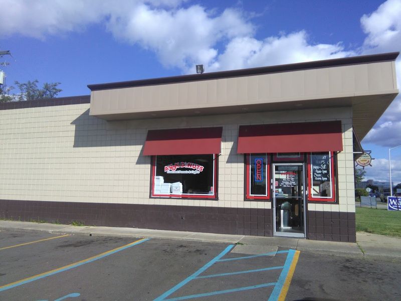Avon Donuts — Pontiac