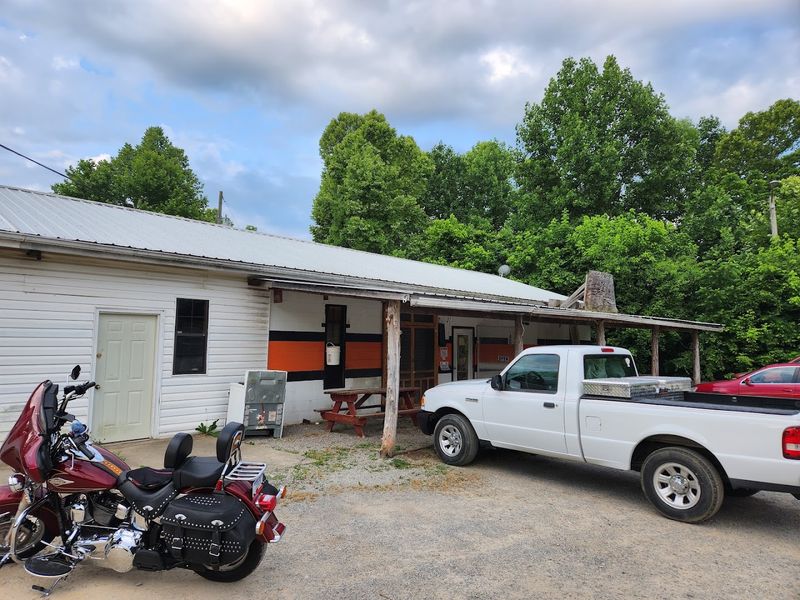 B & B Restaurant — Tellico Plains B & B Restaurant — Tellico Plains