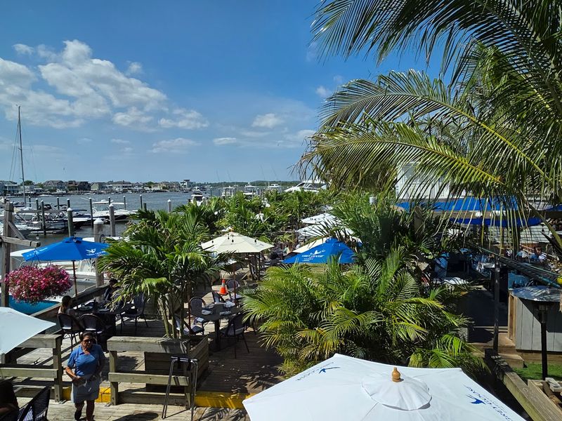 Beach Tavern - Monmouth Beach