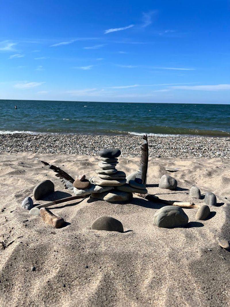 Beachcombing Gives the Shoreline Personality Beachcombing Gives the Shoreline Personality