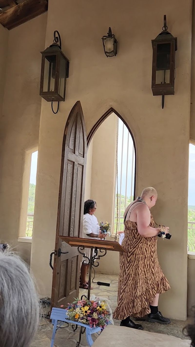 Beautiful Bride and Groom Suites Included