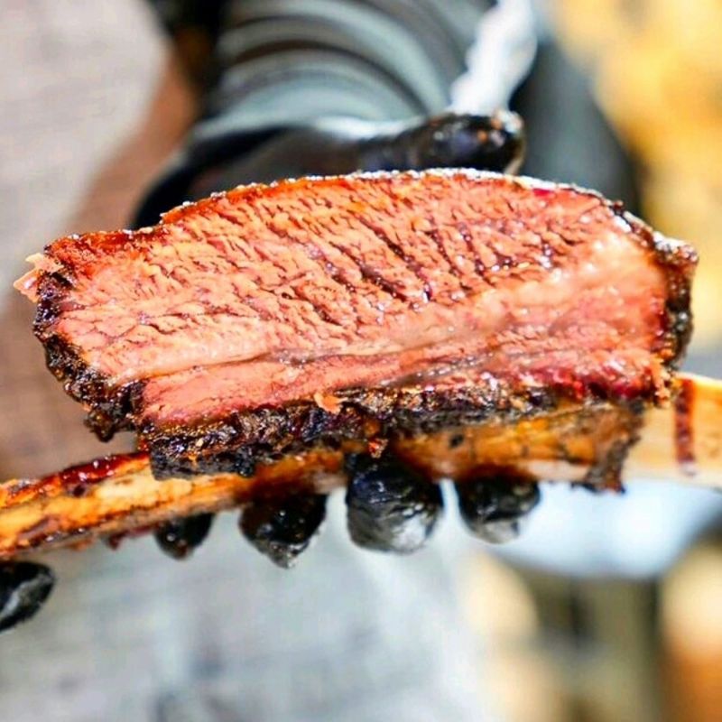 Beef Ribs So Large They Barely Fit the Tray Beef Ribs So Large They Barely Fit the Tray