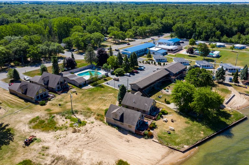 Bella Vista Inn & Sunset Bay Resort – Caseville