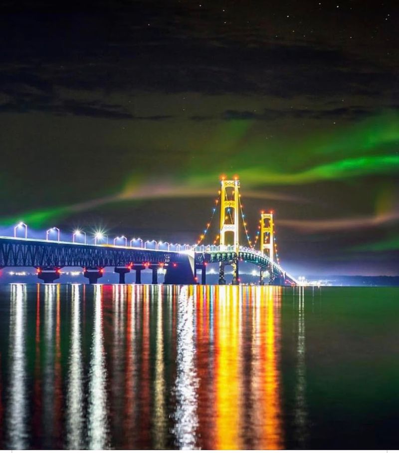 Best Spots Around the Straits for Watching the Bridge Light Up at Night Best Spots Around the Straits for Watching the Bridge Light Up at Night