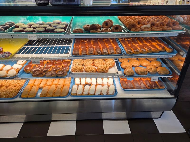 Bill’s Donut Shop (Centerville) Bill’s Donut Shop (Centerville)