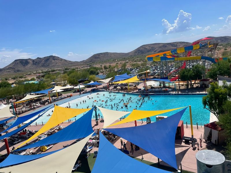 Blue Lagoon Brings Ocean-Sized Waves to the Middle of New Jersey