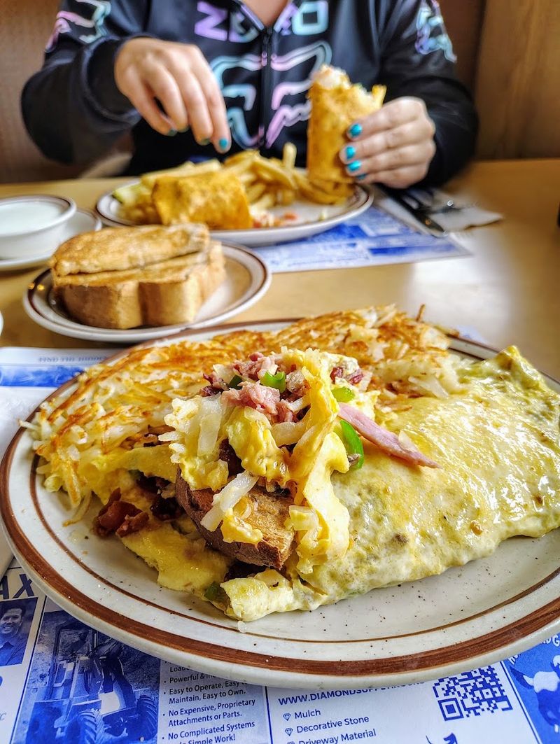 Breakfast All Day and the Omelettes That Earn the Loyalty Breakfast All Day and the Omelettes That Earn the Loyalty