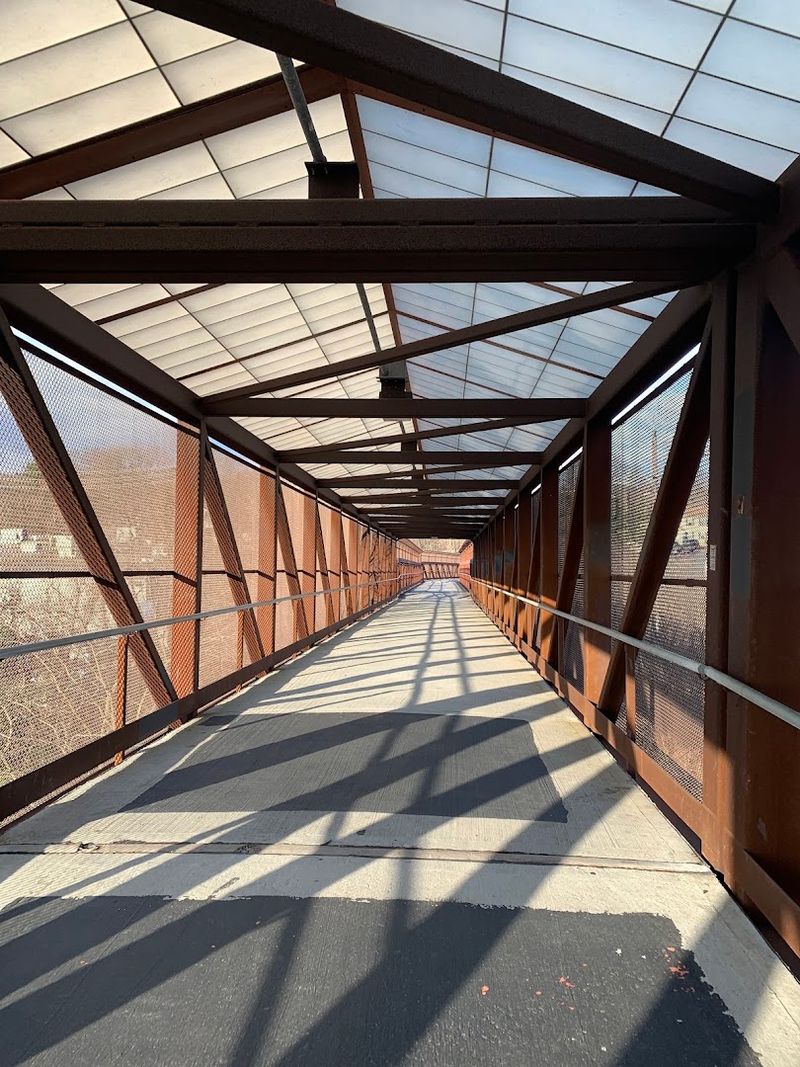 Bridges and underpasses keep the journey smooth and mostly traffic-free