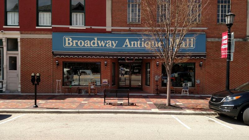 Broadway Antique Mall, Lebanon