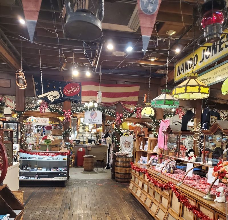 Brooks Shaw's Old Country Store Gift Shop — Jackson