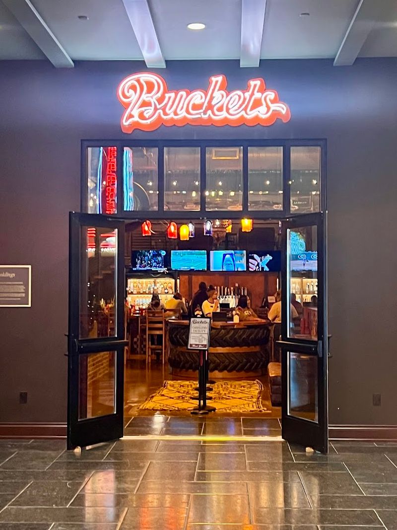 Buckets Restaurant, Akron Buckets Restaurant, Akron
