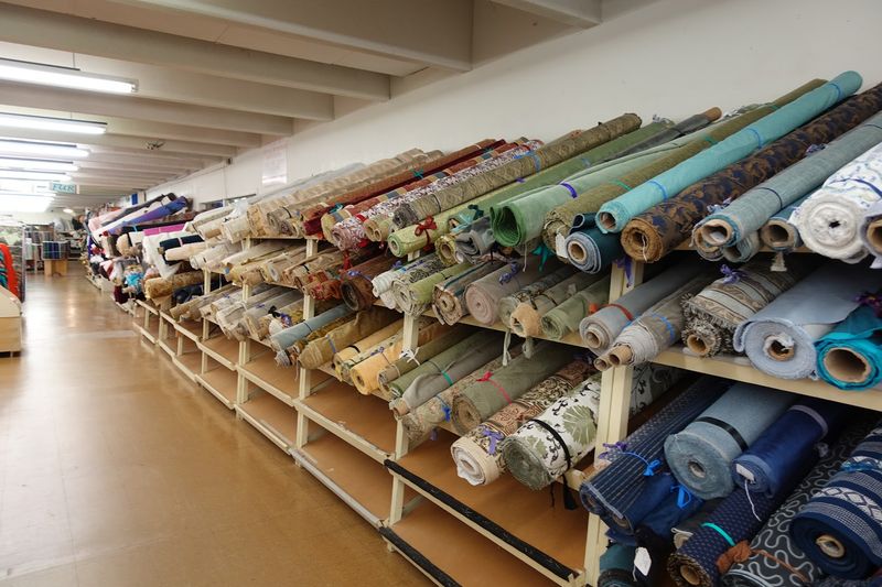 Aisles That Start With Color, Not Small Talk Aisles That Start With Color, Not Small Talk