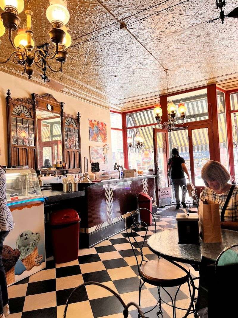 American Old Fashioned Ice Cream Parlor (Galena) American Old Fashioned Ice Cream Parlor (Galena)