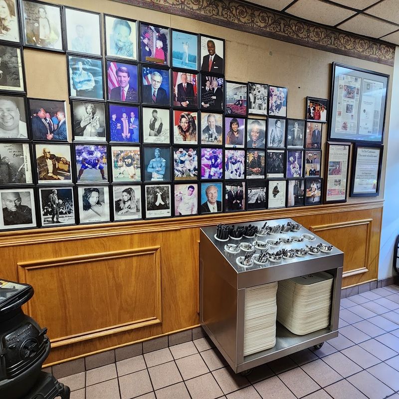 Cafeteria-Style Service That Takes You Back