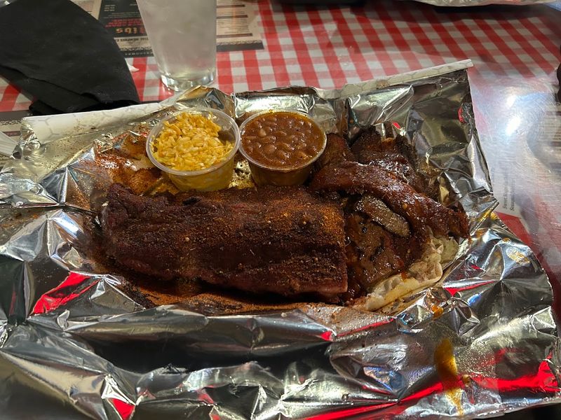 Charlie Vergos' Rendezvous – Memphis (Charcoal-grilled dry-rub ribs) Charlie Vergos' Rendezvous – Memphis (Charcoal-grilled dry-rub ribs)