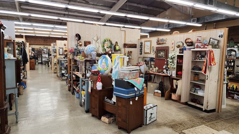 Clinton Antique Mall