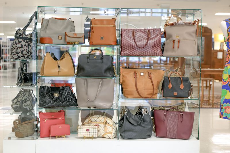 Clothing and accessories with real quality Clothing and accessories with real quality