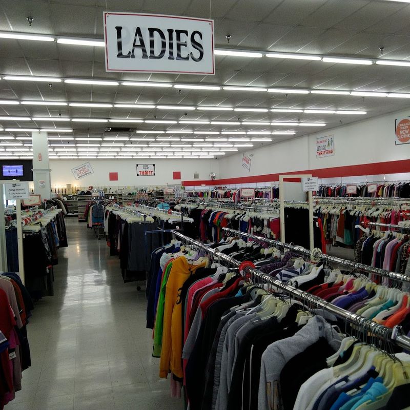 Clothing racks that can keep you browsing for hours Clothing racks that can keep you browsing for hours