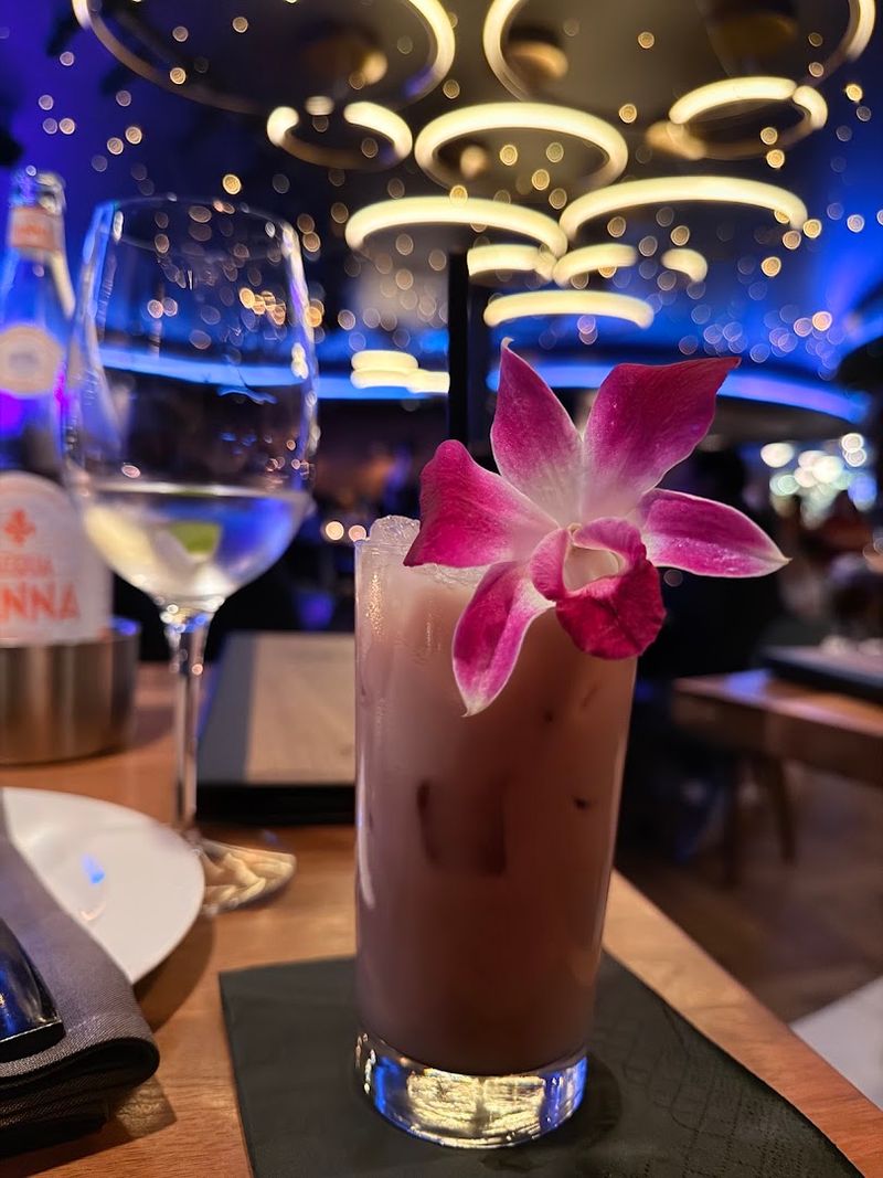 Cocktails and Drinks That Hold Their Own After Hours Cocktails and Drinks That Hold Their Own After Hours