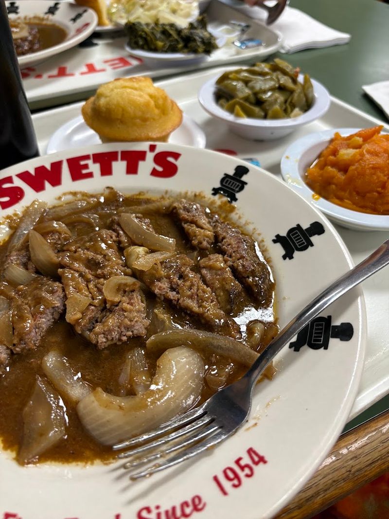 Collard Greens and Turnip Greens Cooked to Perfection
