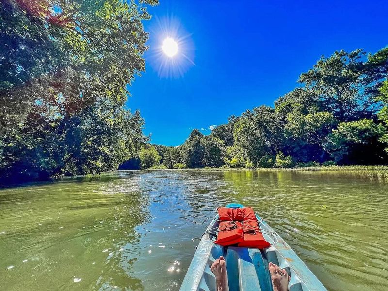 Crystal-Clear Waters Perfect for Beginners Crystal-Clear Waters Perfect for Beginners