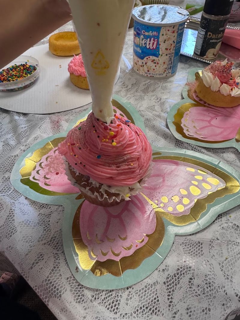 Cupcake Decorating Turns Art Time Into an Event Cupcake Decorating Turns Art Time Into an Event