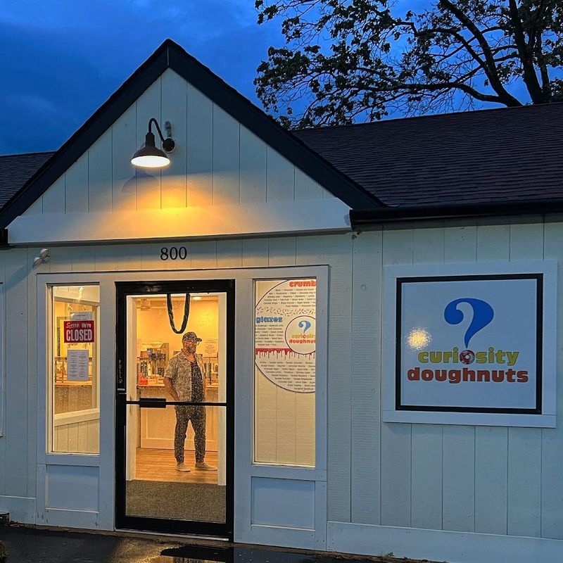 Curiosity Doughnuts – Furlong