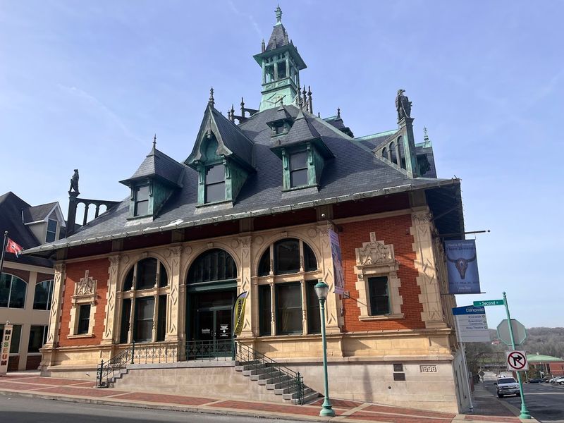 Customs House Museum and Cultural Center — Clarksville Customs House Museum and Cultural Center — Clarksville