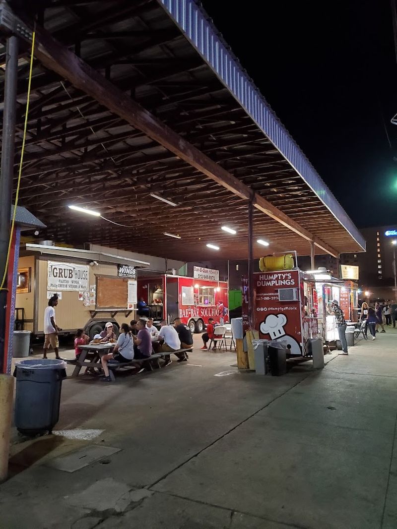 DittyDog – Downtown (Austin) DittyDog – Downtown (Austin)