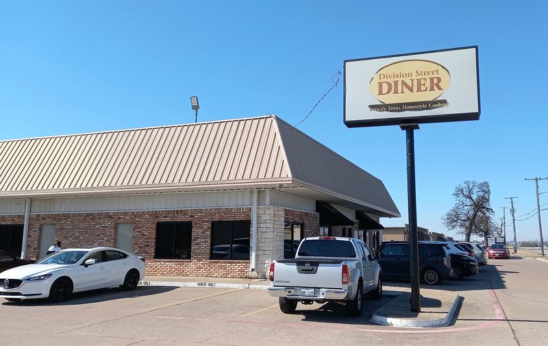 Division Street Diner (Arlington)