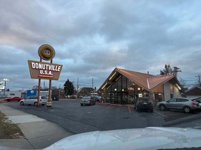 Donutville U.S.A. — Dearborn